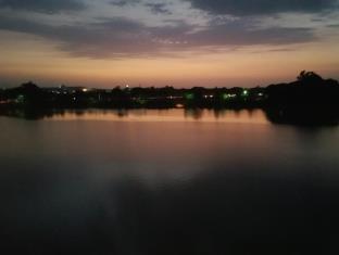 Hotel Shiv Lake Bhudzs Kültér fotó